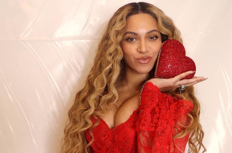 Lire la suite à propos de l’article Découvrez 8 idées coiffure pour la St Valentin