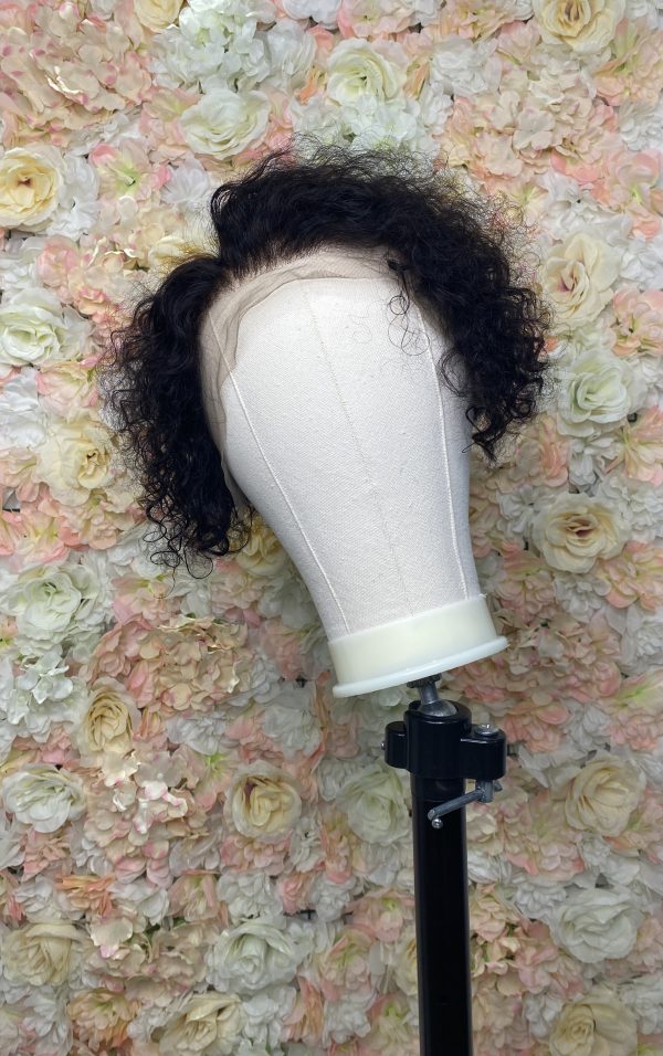 Anika - Perruque Bouclée Lace Frontal – Image 5