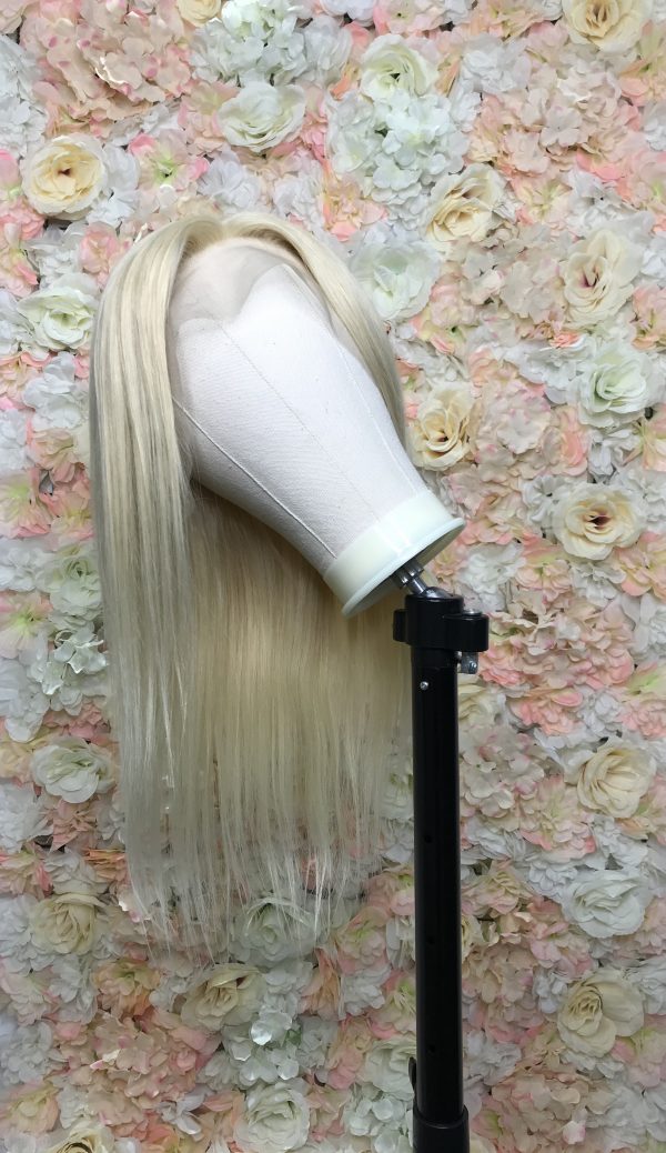 Linda - Perruque Lisse Blonde 613